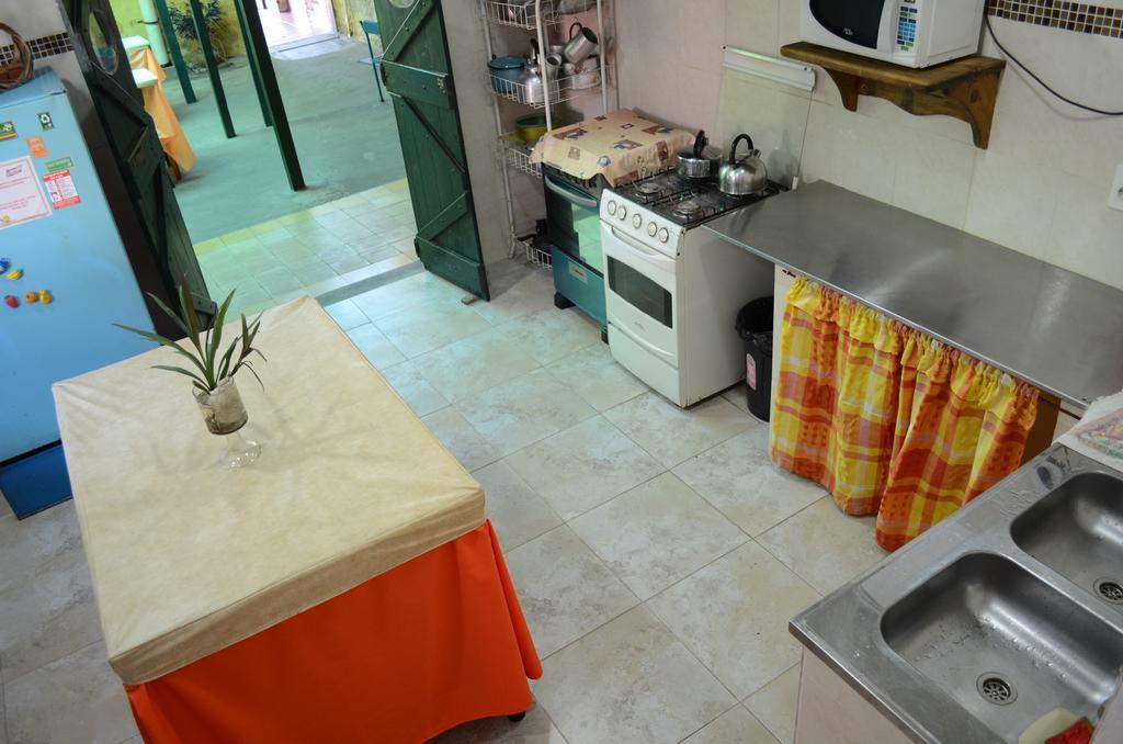 Hostel El Espanol โกโลเนีย เดล ซากราเมนโต ภายนอก รูปภาพ